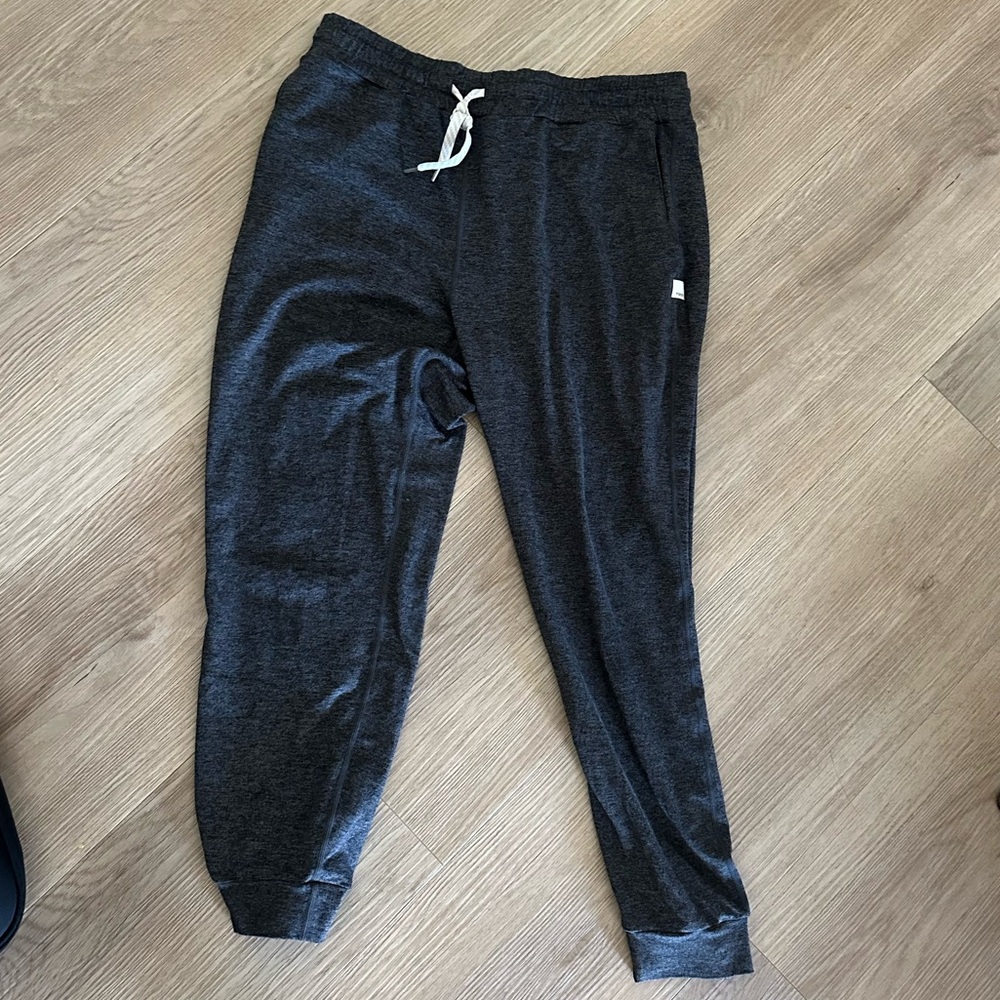 Dark Heather Grey Vuori joggers